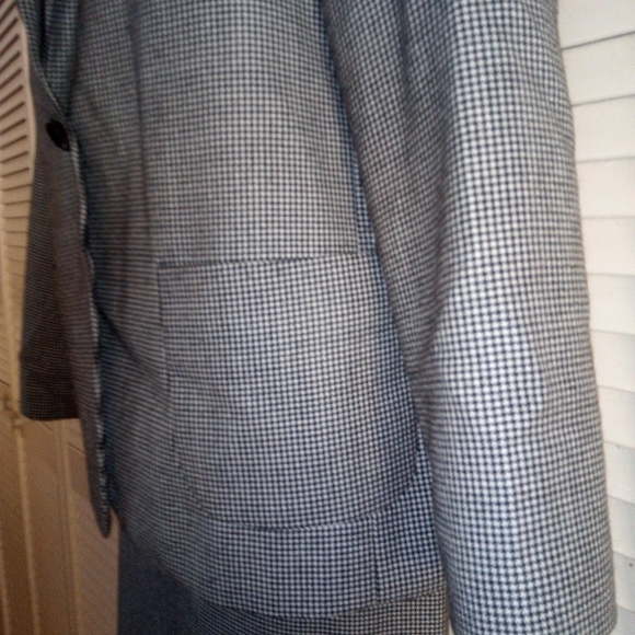 SIZE 10, VINCI CLOTHIERS 2 PIECE SUIT - Picture 7 of 14